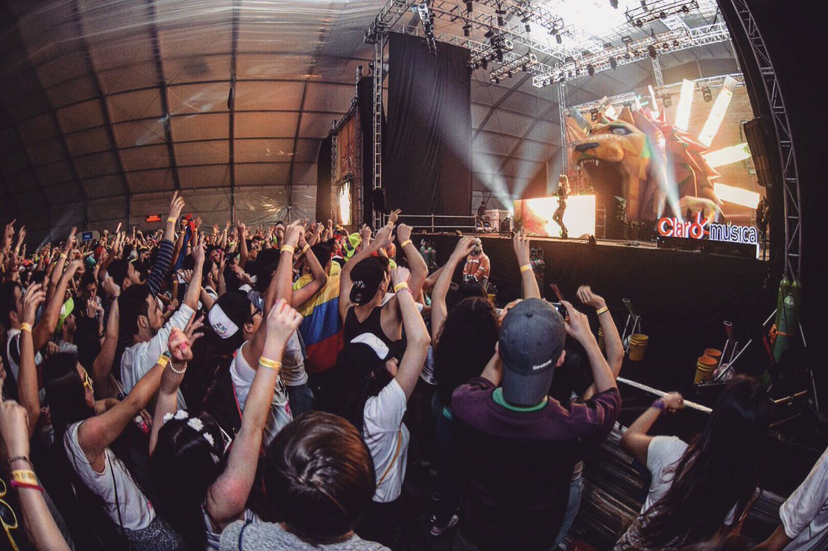 F4STmusic's tweet image. You guys were fucking awesome! @LicTour | 🙌🙌🙌