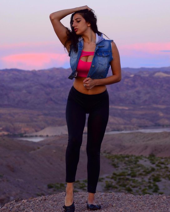 #nevadasunsets are on point :D #sunsets #viciouswolfe https://t.co/YBLh3T0KSY<a href="/tag/nevadasunsets"class="tags">#nevadasunsets</a><a href="/tag/sunsets"class="tags">#sunsets</a><a href="/tag/viciouswolfe"class="tags">#viciouswolfe</a>