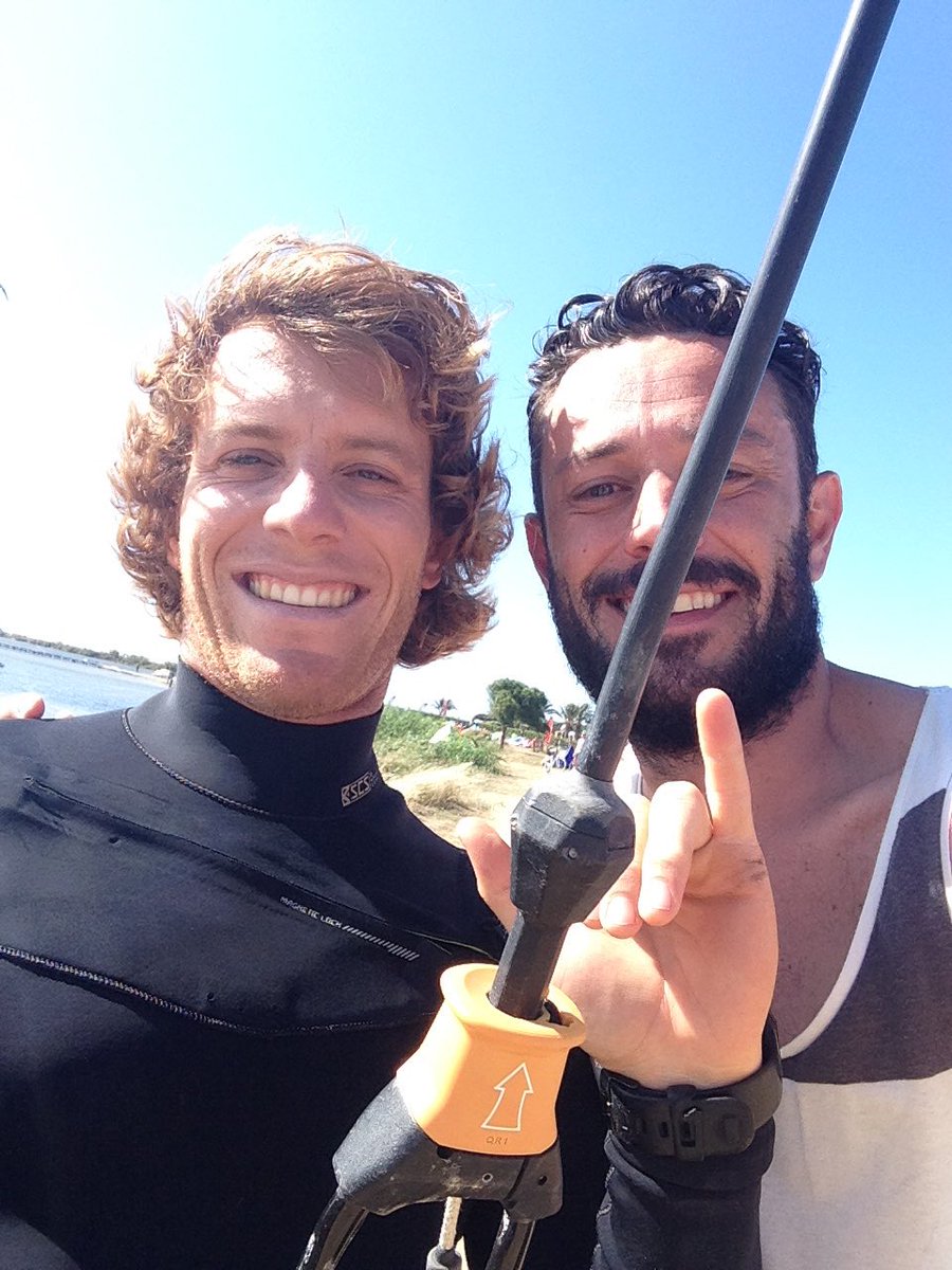 dott_leeway's tweet photo. #kitesurf w/ one of my idol @albyrondina n1 is back! #stagnone #italy #prokite https://t.co/P2mXQQgu6a