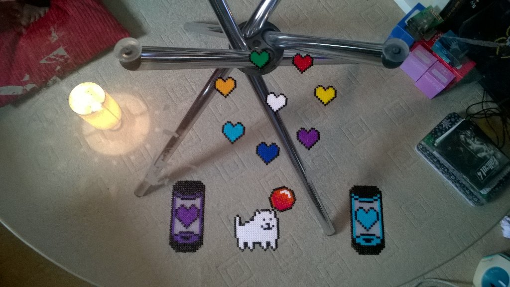 WiseBeadz's tweet photo. Yesterdays haha making #annoyingdog #undertale #pixelart #8bit #soul #soulcontainers #hamaart #hama https://t.co/5RVSj7pVMR