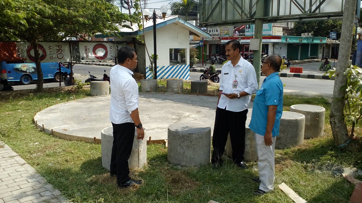 pujolaks's tweet photo. @parwi66 @_funtastic5_ #MNTREG5 #Speed #Ratio Fix-isasi penempatan Wico Ruang Terbuka Hijau Caruban https://t.co/ri9Pfkk55c