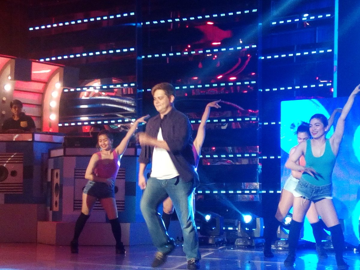 itsShowtimeNa's tweet photo. Ang unang HashDad ngayon, Jerome Aquino!
#ShowtimeWinnerkuLes https://t.co/sfmqkHKpfN