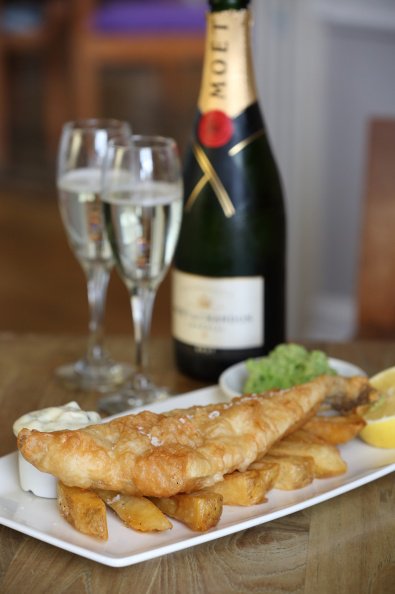 Celebrate #nationalfishandchipday in style with your nearest #Mitchellsandbutlers ow.ly/dCUy300QP1D #fryday