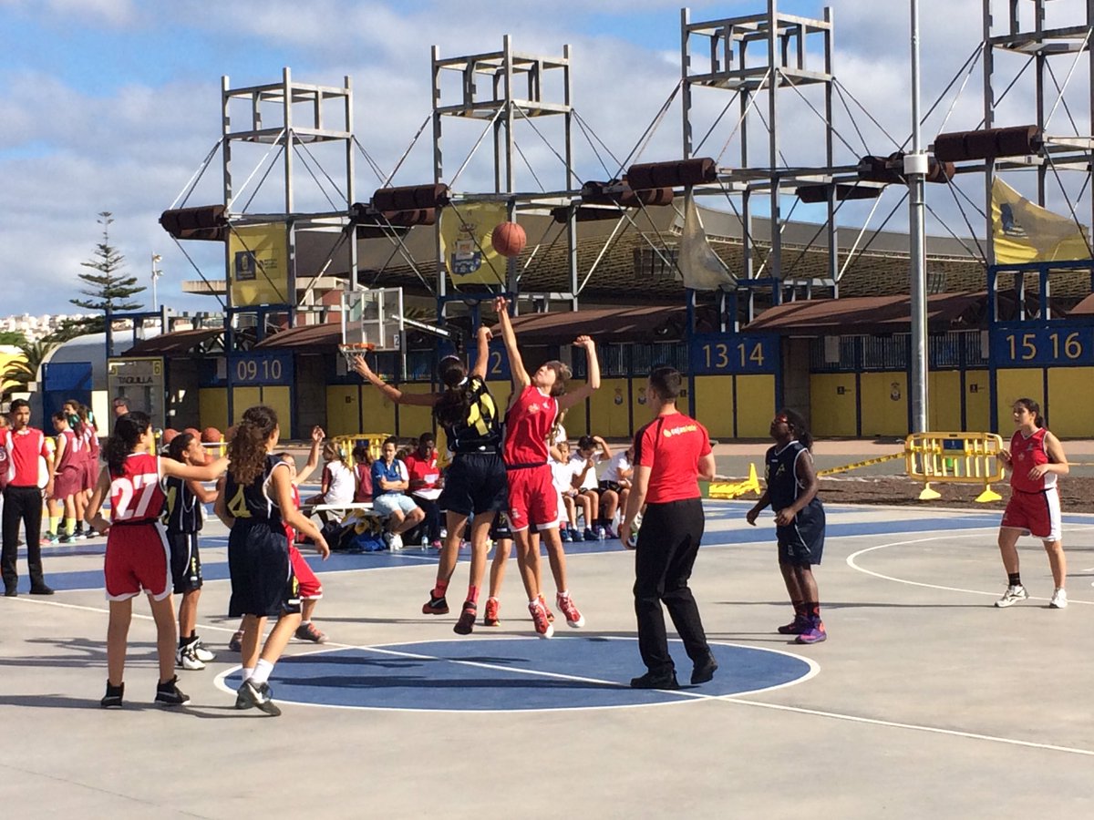 fperendon's tweet photo. #MinibasketFemenino #segundajornada #CCMini2016 @cbdoguen @basketpintadera https://t.co/pNL0OBcW5S