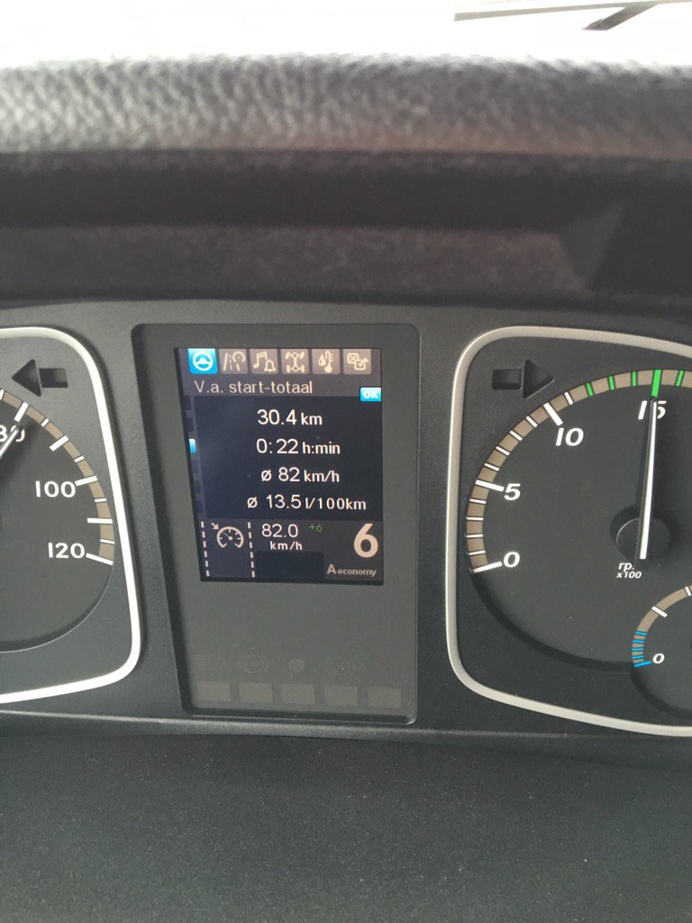 O wat loopt zo'n Mercedes-Benz Atego zuinig👍😉