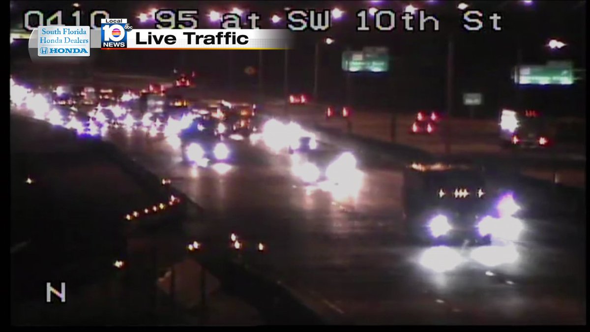 Crash on I-95 SB and SW 10th St/ 3 LANES BLOCKED  #TRAFFIC https://t.co/9Xzp23xfaD