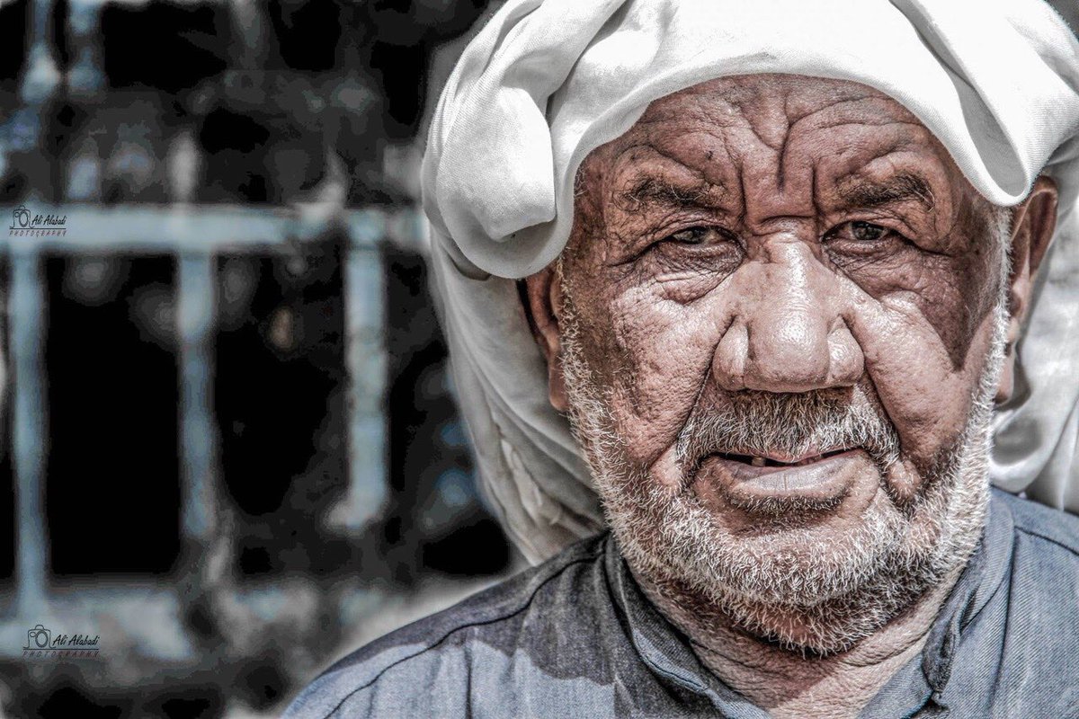 بورتريت (ابو حسين) Portrait photography
أبو حسين هوه صديق حدائق كلية الاداب وحامي ورد الكلية
