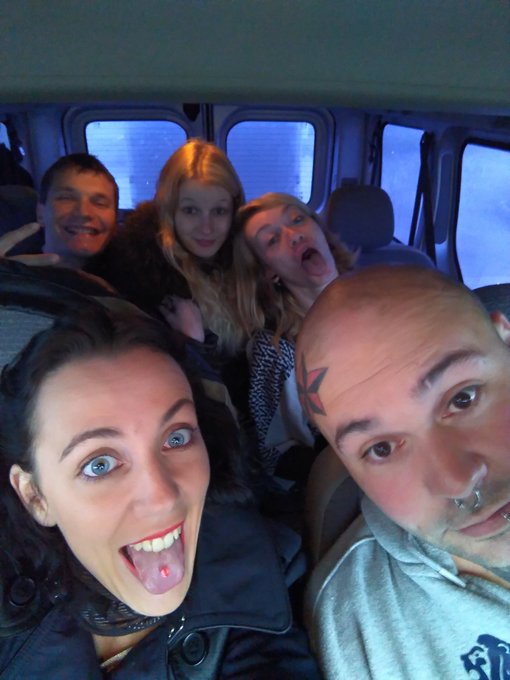 💞💋 En route pour Mons mes ch&eacute;ris !!!! Avec la team &agrave; Oliver @sweetprodX @Alexia_Chuck 💋💞 https://t.c<a href="/tag/shooting"class="tags"><span>#shooting</span></a><a href="/tag/vintage"class="tags"><span>#vintage</span></a><a href="/tag/retro"class="tags"><span>#retro</span></a><a href="/tag/ngot"class="tags"><span>#ngot</span></a>