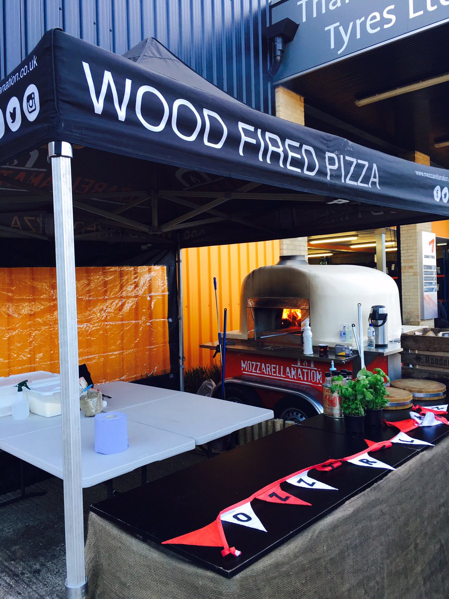 henleyworkspace's tweet photo. Pizza Day at Henley Self Storage £3 gets you a pizza &amp; drink , when they are gone there gone !! #henleyonthames https://t.co/cqO5BLxiiO