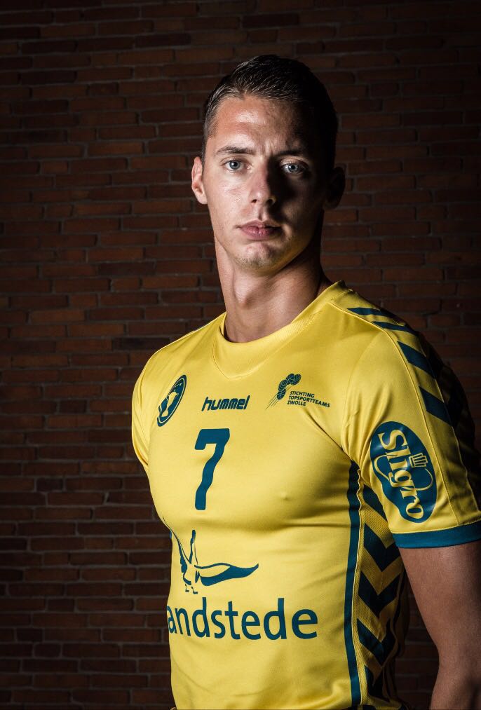 JoostKooistra's tweet photo. Middleblocker @Zoodsma7 signed with Burgerstein Vitaminen Volley Jona Zwitserland #elteevolley #volleytransfers https://t.co/8WLFwUKLbs
