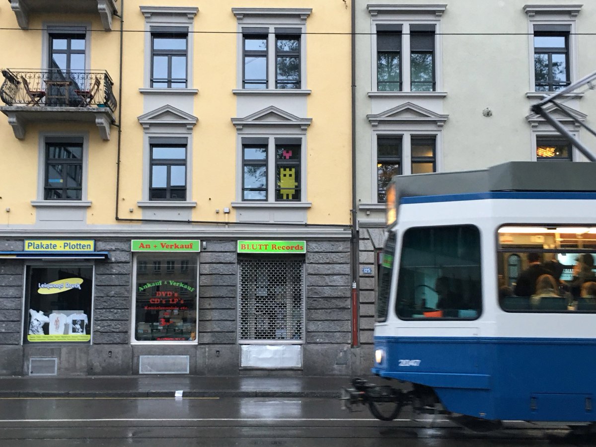 #PixelLove statt #PostItWar am Limmatplatz