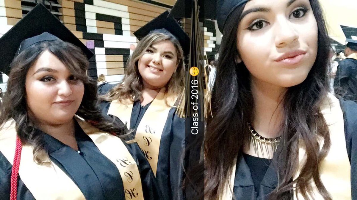 LOORNNA_'s tweet image. So I guess I graduated 😅🎓 #class2k16