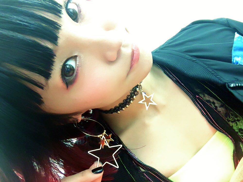 Lisa そろそろ水着も封印しようと思っているのに この歳でコスプレを解禁するなんて お仕事ってたいへん ってことで 明日はツアー 福岡市民会館ですっ シンガーですー わたし シンガーなので歌いにいきまーーすっ よろしくねっ Lisa そろそろ水着も封印しようと思っているのに この歳でコスプレを解禁するなんて お仕事ってたいへん ってことで 明日はツアー 福岡市民会館ですっ シンガーですー わたし シンガーなので歌いにいきまーーすっ よろしくねっ