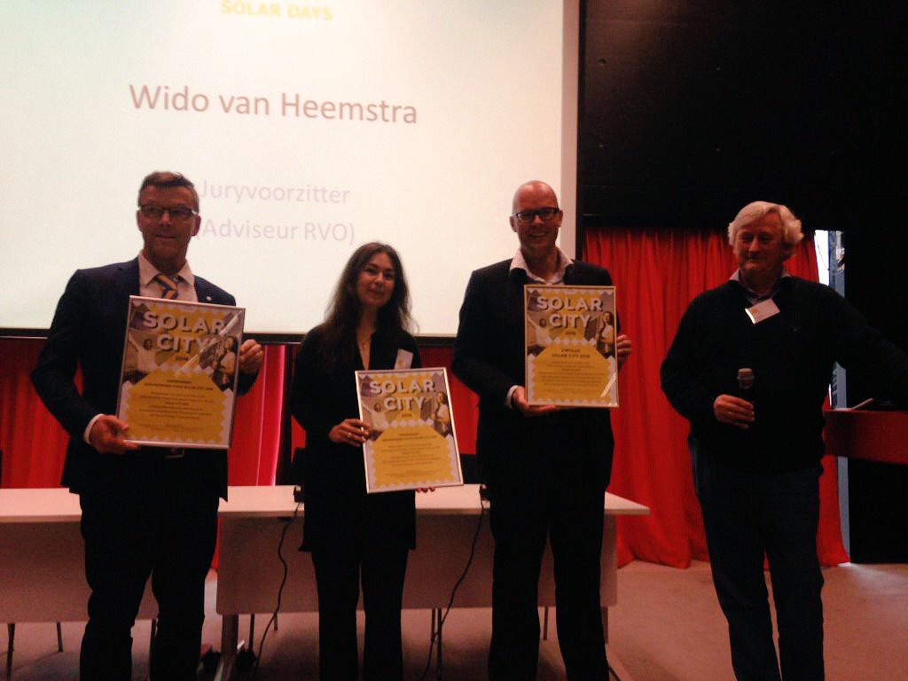Zwolle volgt <a href="/GemeenteUtrecht/">Gemeente Utrecht</a> op als Solar City! Van harte <a href="/Gemeente_Zwolle/">Gemeente Zwolle</a> @filipvanas <a href="/janbrink/">Jan Laubscher</a>! #klimaatbeleid