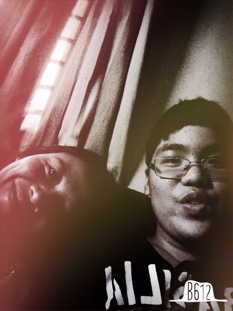 jannbasilio's tweet photo. @AbordoGritchen SELFIE MUNA HABANG UMUULAN
#rainydays
#bestfriendgoals https://t.co/zGChb8BUMd