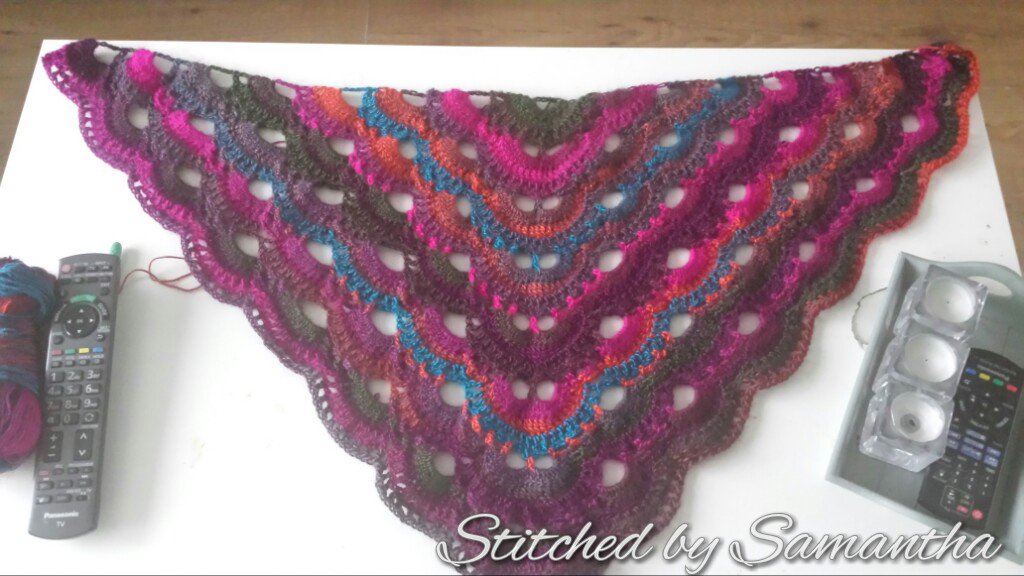 iersemeid's tweet photo. Virus shawl https://t.co/zPIp0GyAda