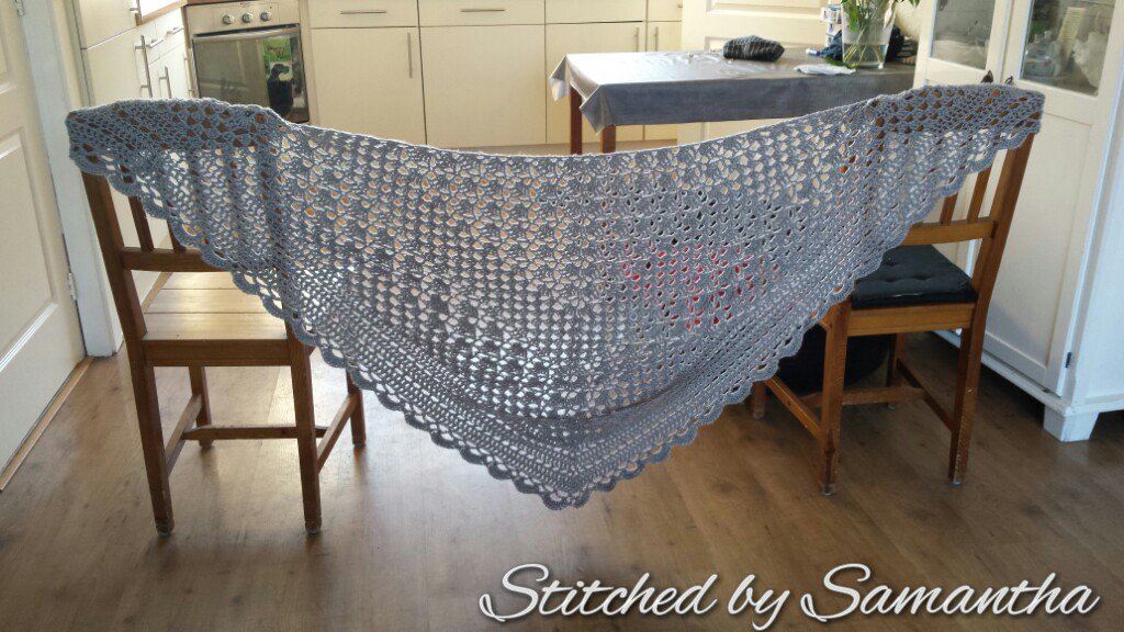 iersemeid's tweet photo. Annyones shawl by annie germeraad (pattern in dutch) https://t.co/T1wYC5K4av