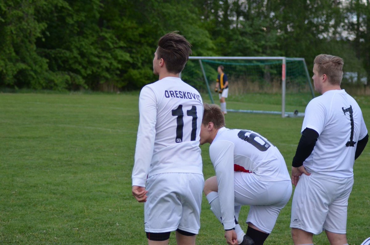 fredrikwiren's tweet photo. Äntligen dags för drabbning, tuff match ikväll mot det ny anmälda laget! Djulö IP 20:00 #halakfc https://t.co/tcmqQE9h2Q