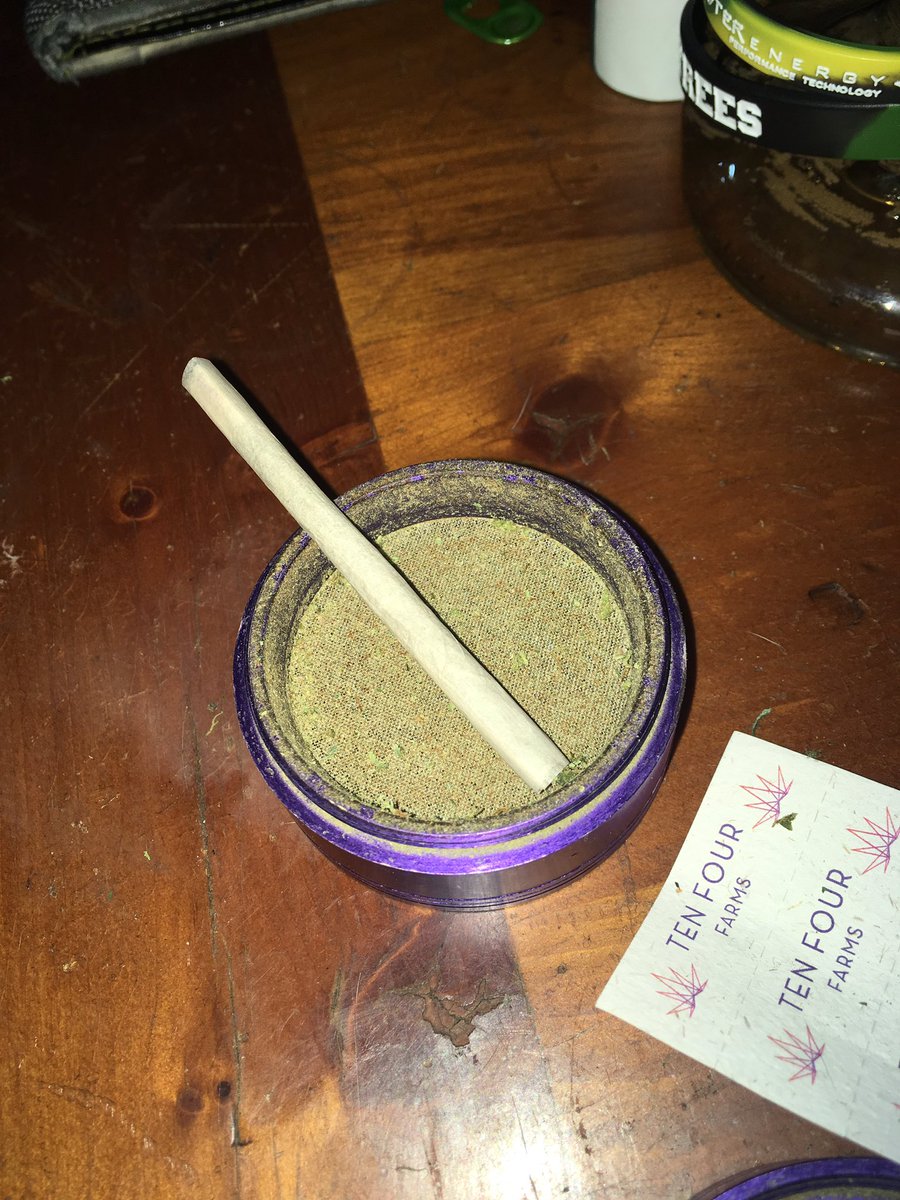 Blazeandshooter's tweet photo. About to smoke a food inspired joint. Packed with #lemontrainwreck #swisscheese #applecheese #cherrypie 4x the fun! https://t.co/vDtkRhtiob