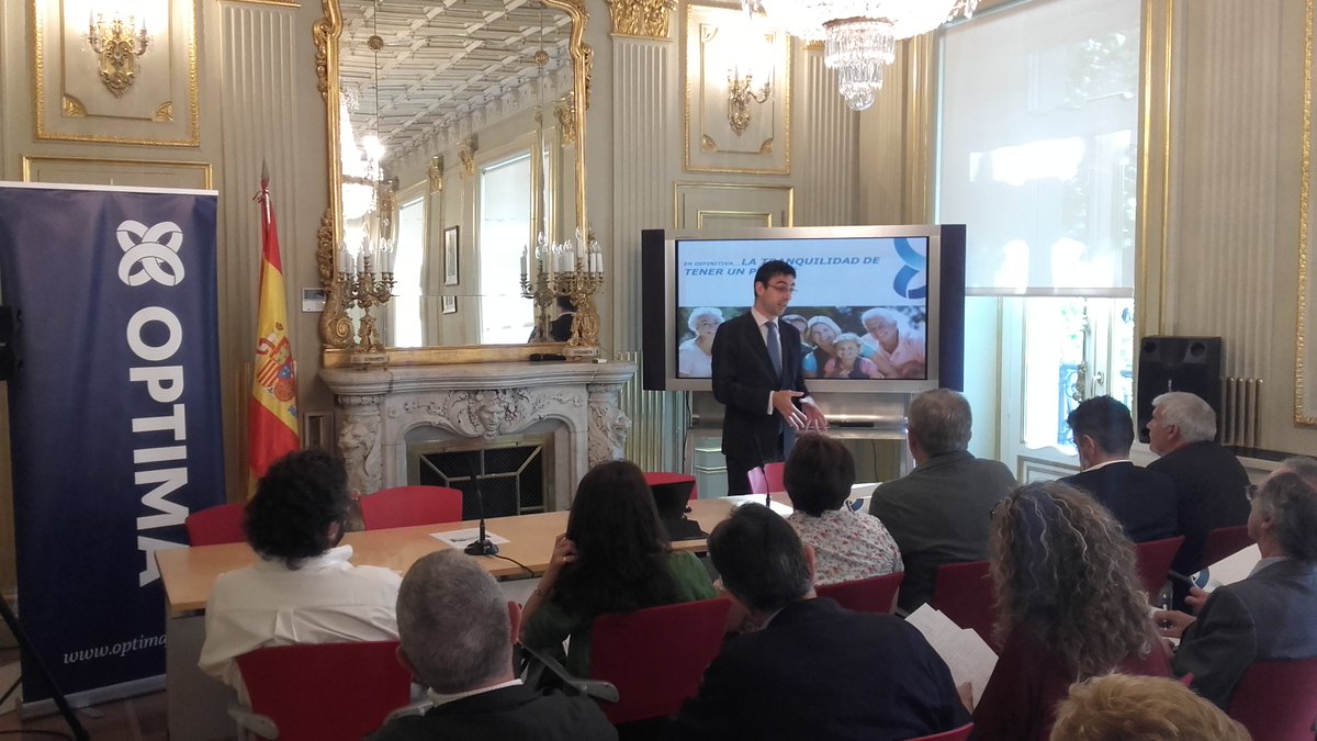 OptimaFP's tweet photo. Gran éxito en @CamaradeMadrid con la ponencia: "La Sucesión, ¿Fuente de problemas o solución de futuro? https://t.co/BZSVd7OE3E
