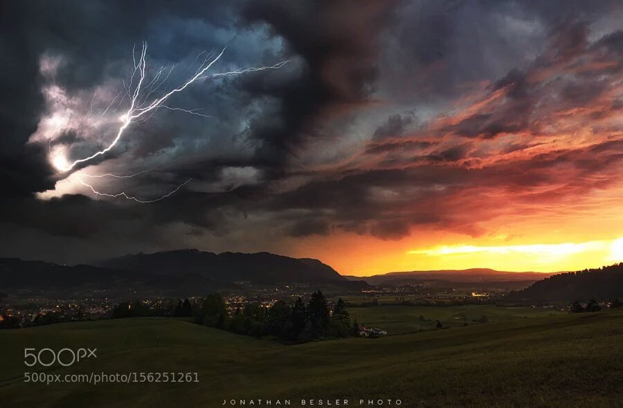 vuelvoaescribir's tweet photo. ¡Ya viernes!
Fin de semana de tormentas...Wow!!

Que lo pases bien!
@richirsv 

Foto de Jonathan Besler https://t.co/FFS28qGgFz