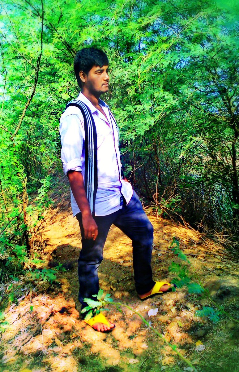 Midhun__94's tweet image. Some kids get #matured  before their age

Because life shows them the #worstside  of world at #early_stages  of life