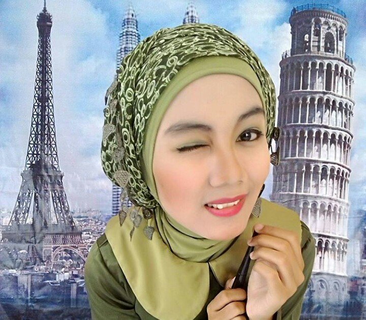 rini91_mg's tweet photo. I believe that make up is my power of my beauty thanks to @Sariayu_MT #SariayuMakeUpChallenge https://t.co/yF8b9V8Ikq