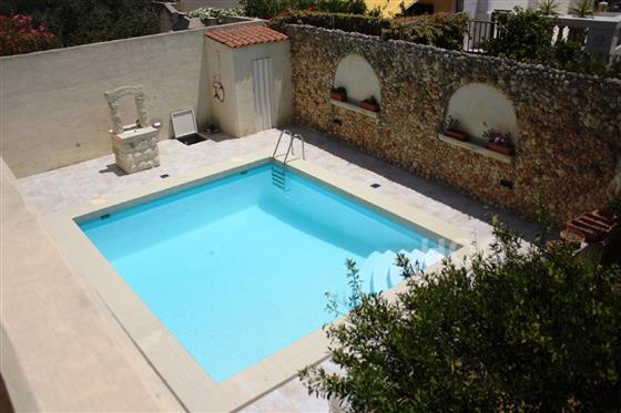 Relax in this quiet #Villa in #Attard | REF : 708453 | Contact Josienne on 9932 1039 | goo.gl/LO8jwJ
