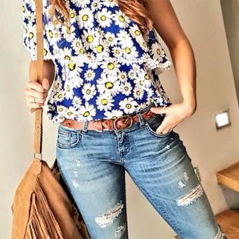 for_Vitoria's tweet photo. Si la vida te da la vuelta, hay dos cosas q puedes hacer: quedarte en casa y lamentarte o vestirte y seguir adelate! https://t.co/V2EhTpRQkG