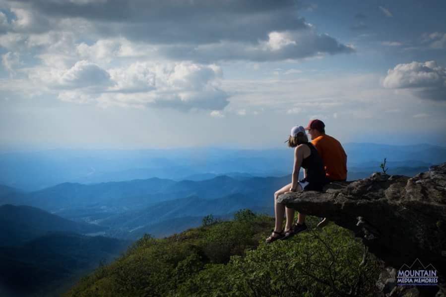 MtnMediaMemory's tweet photo. From a top of Craggy Pinnacle of the #BlueRidgeParkway in #WNC. https://t.co/VAqDpCRAE5