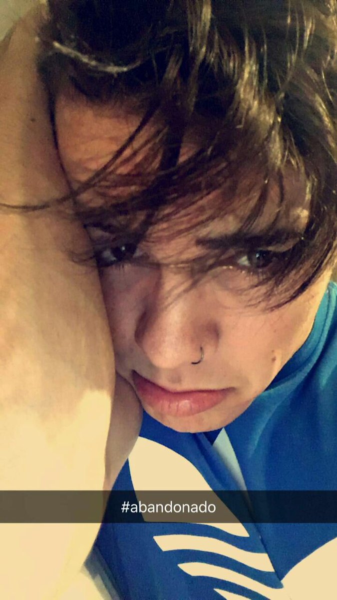 bieldailybr's tweet photo. Mais atualizações do Biel via snapchat 👻 (bielmc). https://t.co/JYuw77ONhc