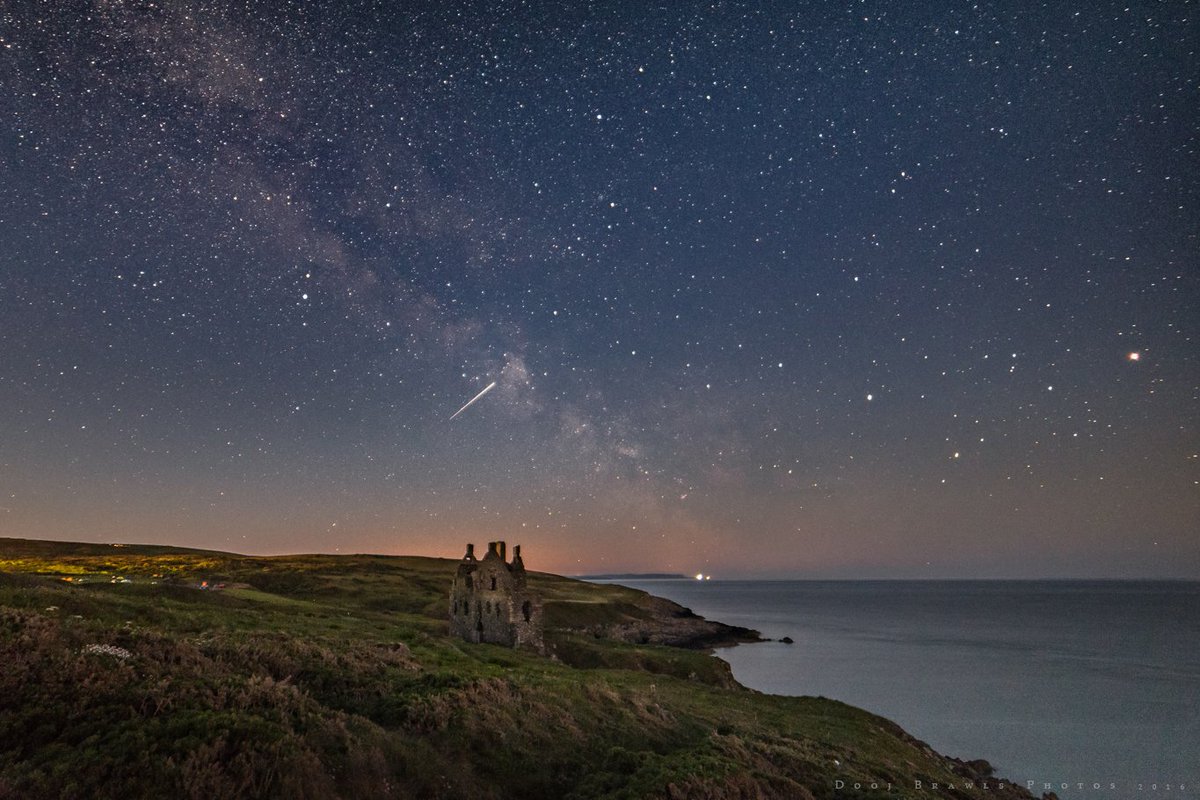 DoojBrawlsPhoto's tweet photo. Milky Way over #Dunskey #Portpatrick @DGWGO @ourwigtownshire @swfreepress @AP_Magazine https://t.co/Pf6VrJpynz