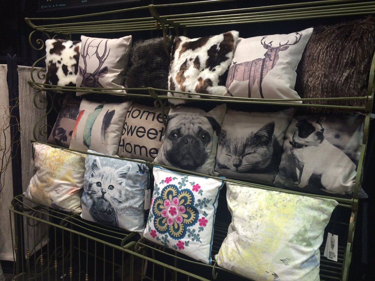 Venez découvrir notre bar à coussin #bar #coussin #bruxelles #unique #conceptstore #appartn17