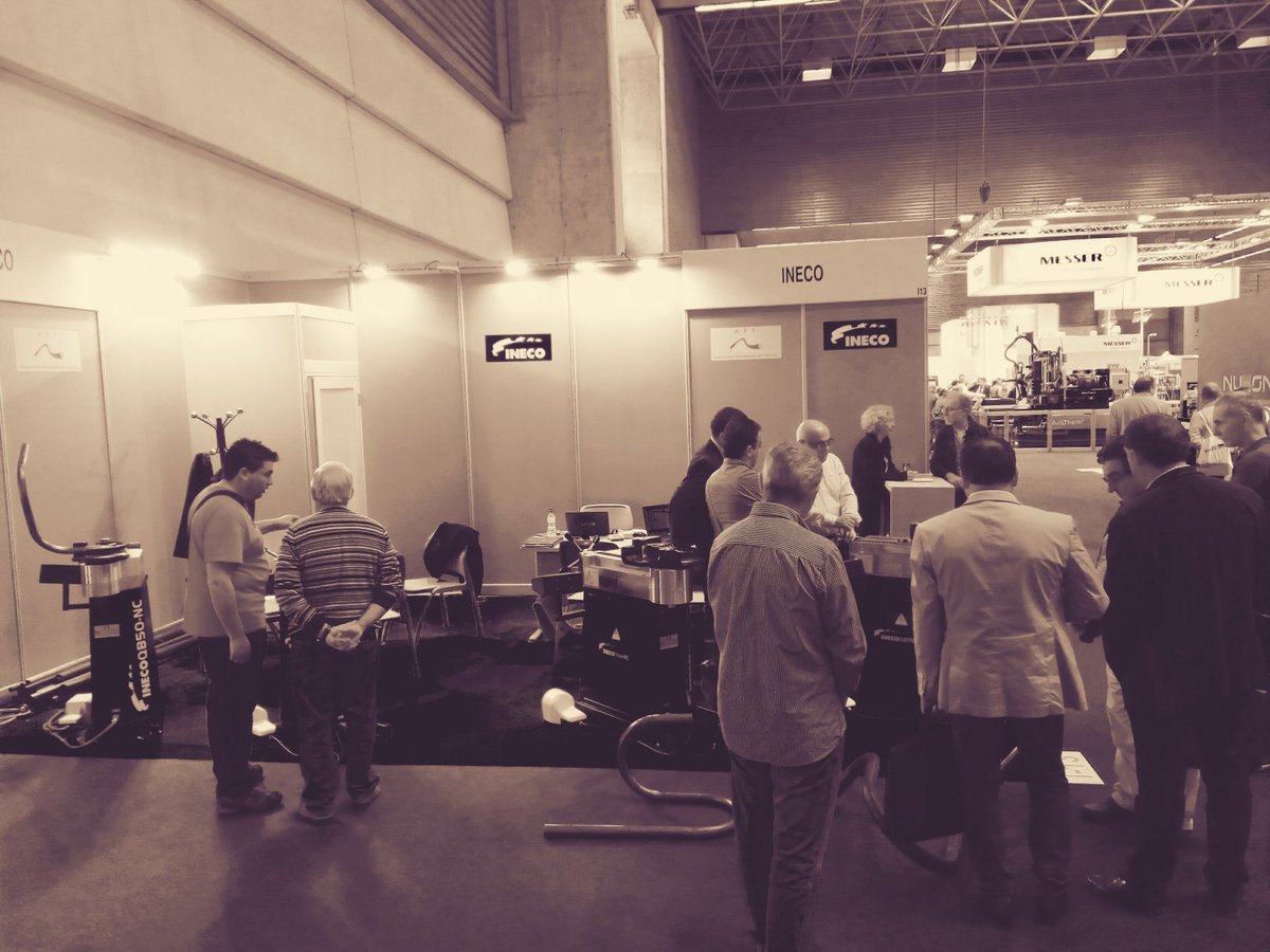 INECOBendingMac's tweet image. Assisting to our customers at @BEC_BIEMH See our equipment working!!!!!!! #INECO #BENDINGMACHINE #BIEMH2016