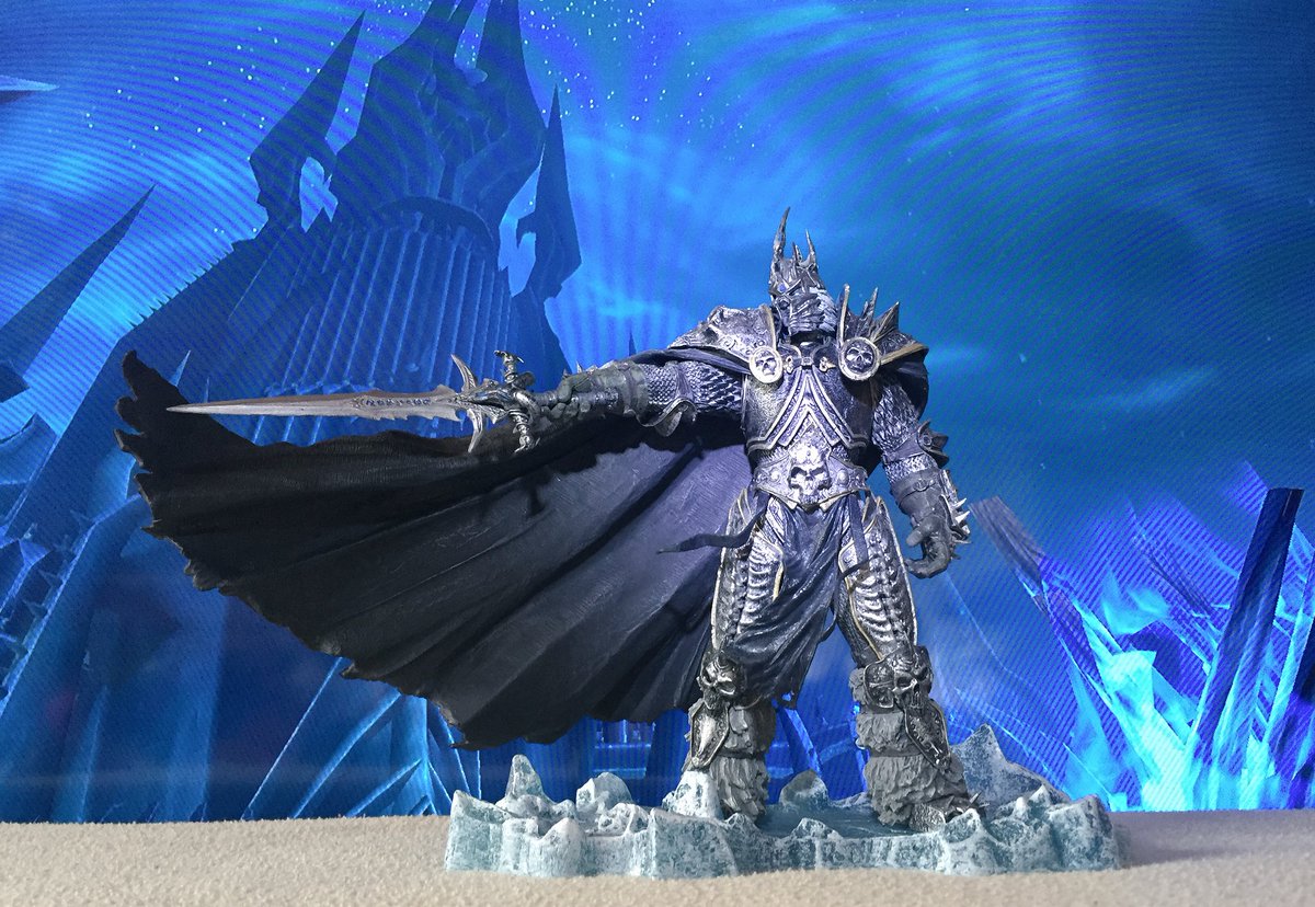 _Miuriya_'s tweet photo. #warcraft #figure #Arthas #Menethil the #LichKing infront of the Ice Crown Citadell https://t.co/9VyK3Byo6l