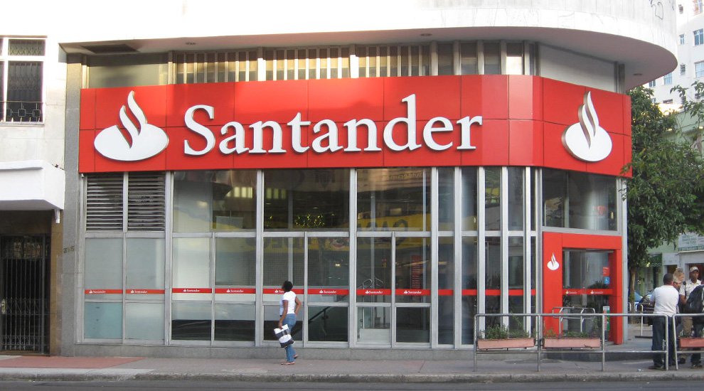 Cryptonewz's tweet photo. Santander Becomes First U.K. Bank to Introduce Blockchain Technology for International ... - https://t.co/6CT6Mwp29H https://t.co/0QHvXPgpz5