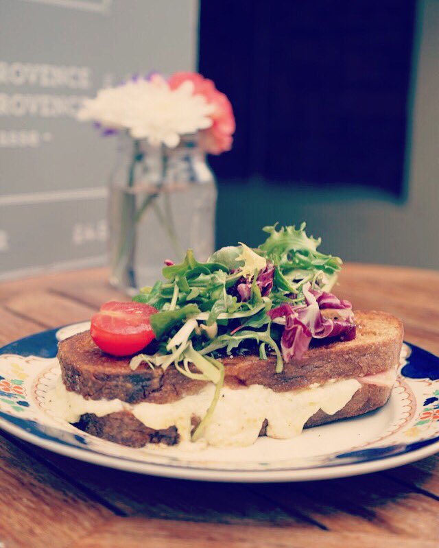 Have you ever tried Antoinette's croque Monsieur?
It is a MUST @ chez Antoinette