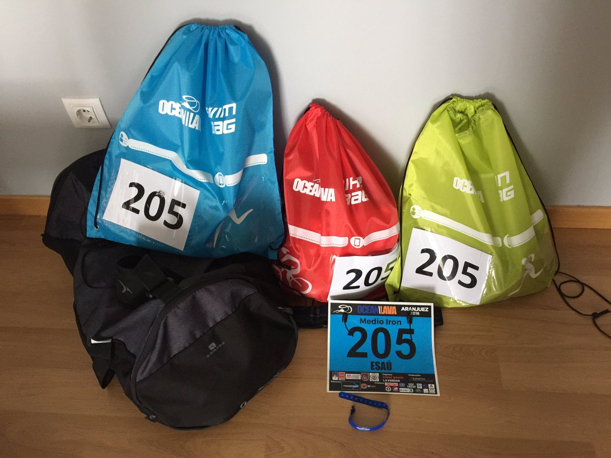 srtrotador's tweet photo. Preparando las bolsas para el Medio Ironman OceanLava de #Aranjuez queda 1 día @OLAranjuez #oceanlava https://t.co/2IVNqnSjzO
