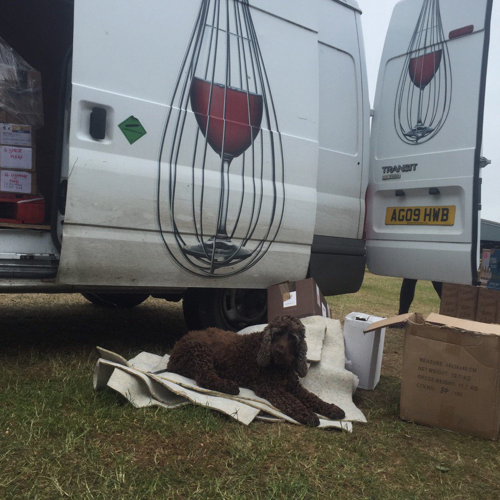 bouchelife's tweet photo. Dudley helps with breakdown @SuffolkShow @TrinityParkUK https://t.co/cLSq39gTs0