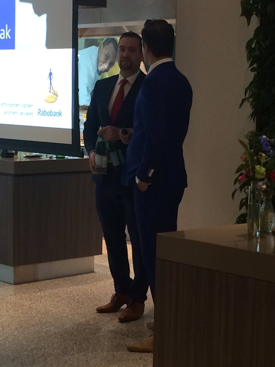 RowenaRonde's tweet photo. Leuke presentatie beleggen van @jacvzeeland en Björn Cocu @rabodommelstr gisteren https://t.co/Ch9m7v5Xir