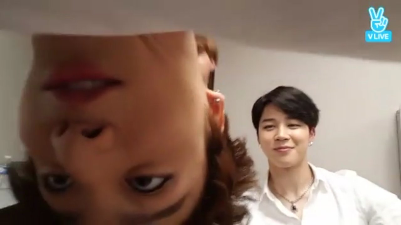 정국이 🌱 on Twitter "[CAPTURE] BTS LIVE IN PARIS when jungkook 'talked