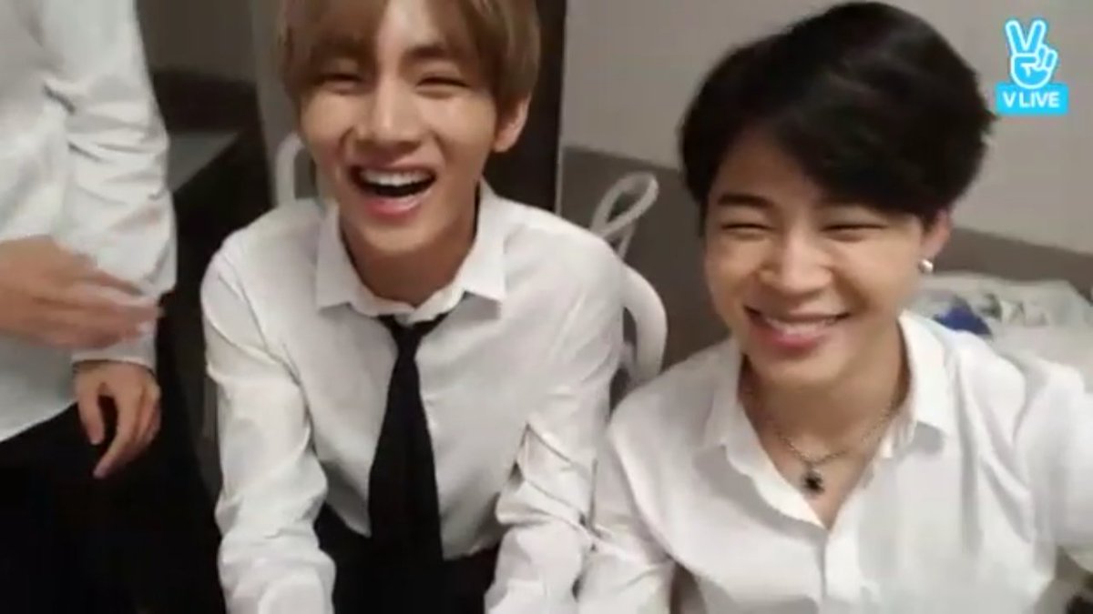 정국이 🌱 on Twitter "[CAPTURE] BTS LIVE IN PARIS when jungkook 'talked