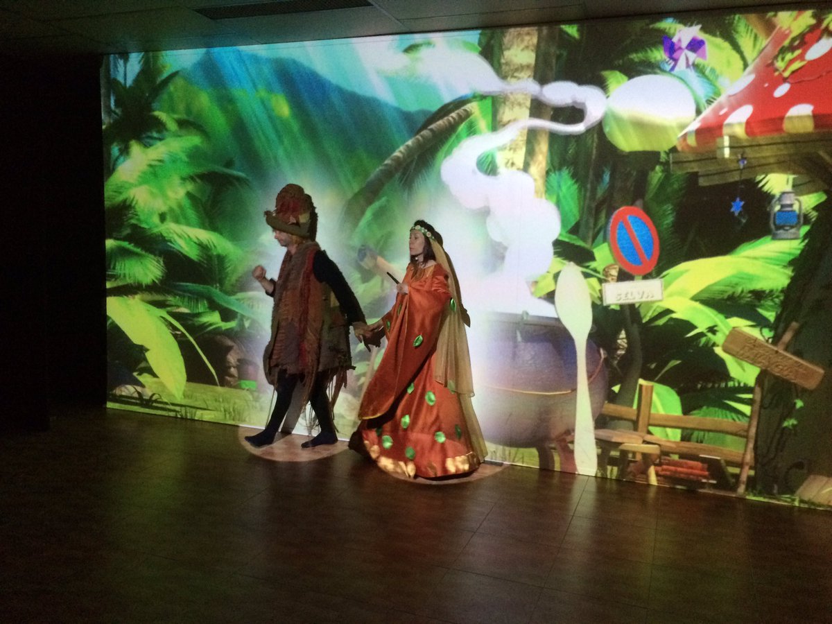 Que teatro más bonito #elmundoenlaselva <a href="/HBSTORREJON/">Humanitas Torrejón</a>