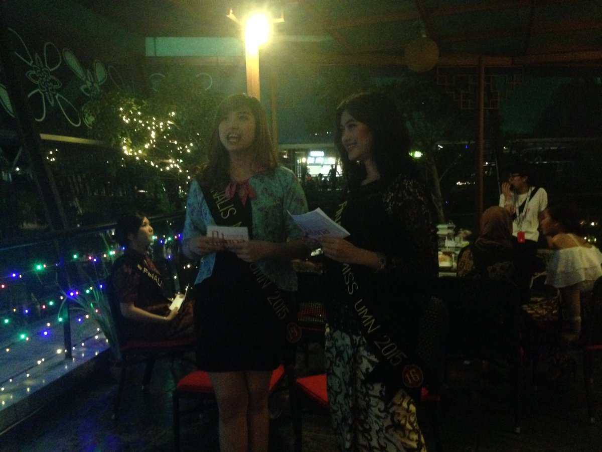 Malam ☺️
Cantik cantik ya mereka??
Siapa sih mereka??
Ngapain ya mereka??
Yukk ke 🍃The Breeze BSD
Ada MISS UMN ni😍😍