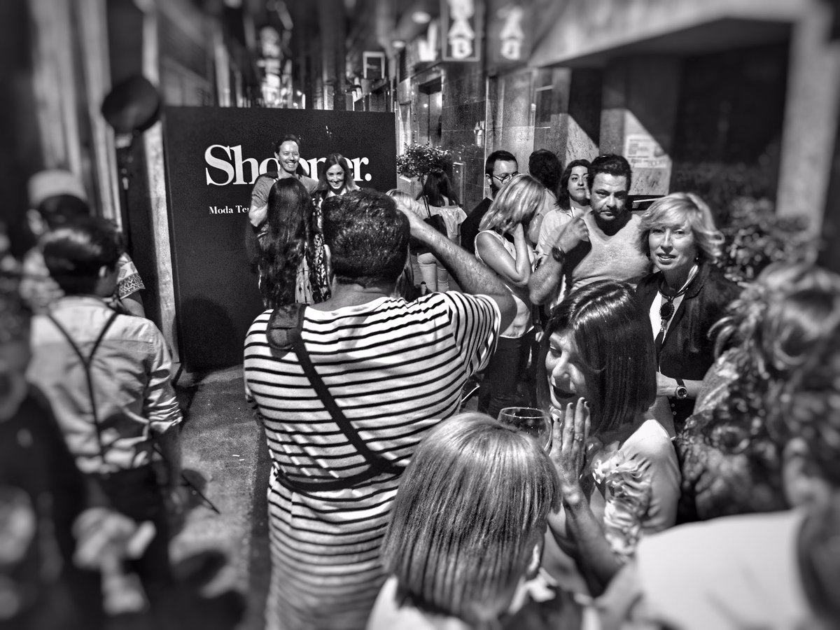 M_ReyesGuevara's tweet photo. Gran noche, gran evento en la Spring Night con Glüs @ShopperMagazin @Mariahuertas8 @ClauCou @Marina__Adler https://t.co/GoSQtE1kRQ