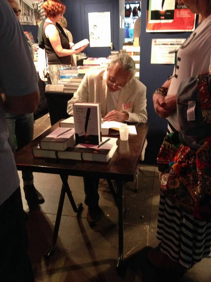 <a href="/YvonneKeuls/">Yvonne Keuls</a> en <a href="/AlfredBirney/">Alfred Birney</a>, onze vaste gasten op de <a href="/tongtongfair/">Tong Tong Fair</a> #TTF58, dank voor jullie gezelligheid!