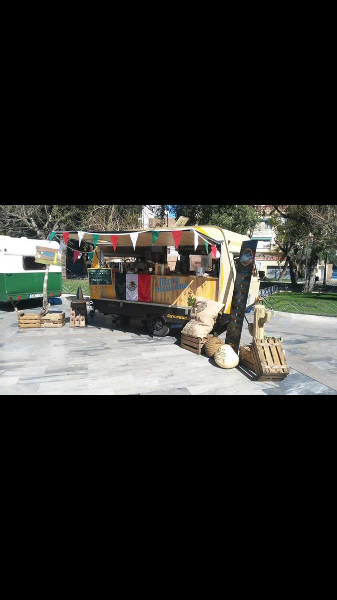 Esta tarde a partir de las 19:00 os esperamos en jardines de la Diputación, con foodtrucks y mucho más, os esperamos