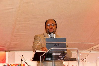 RCCGCityofDavid's tweet image. #ApapaFamilyMilestones @mylesmunroe speaking at #Excel2010. #LetsGoExcel