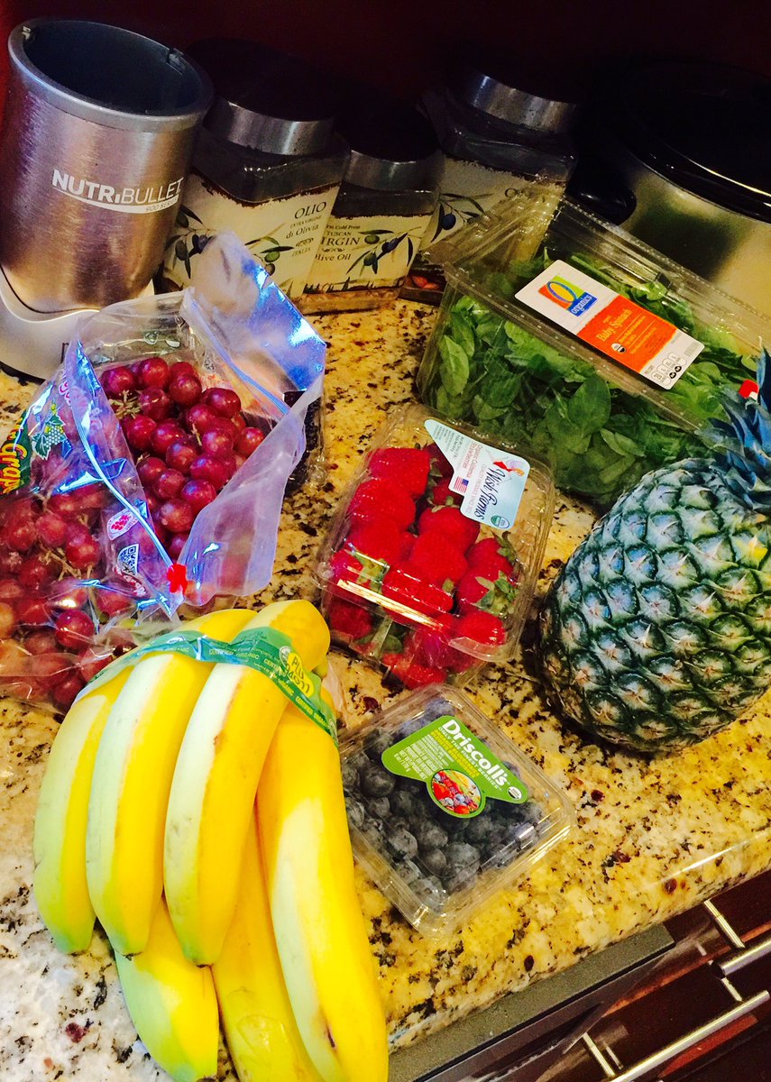 scottpfit's tweet photo. 10 days, fruits and greens only.  128oz h2o per day.  @davidbanner https://t.co/H7jiNn1DZh
