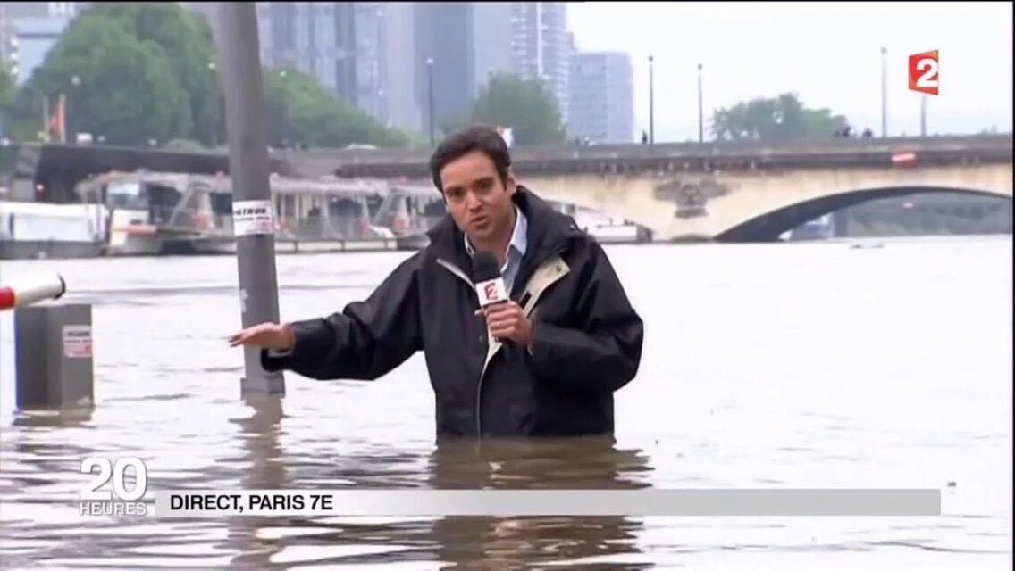 Chère maman, Mon stage chez France 2 se passe bien Ils me donnent de + en + de responsabilités #CrueSeine #Paris